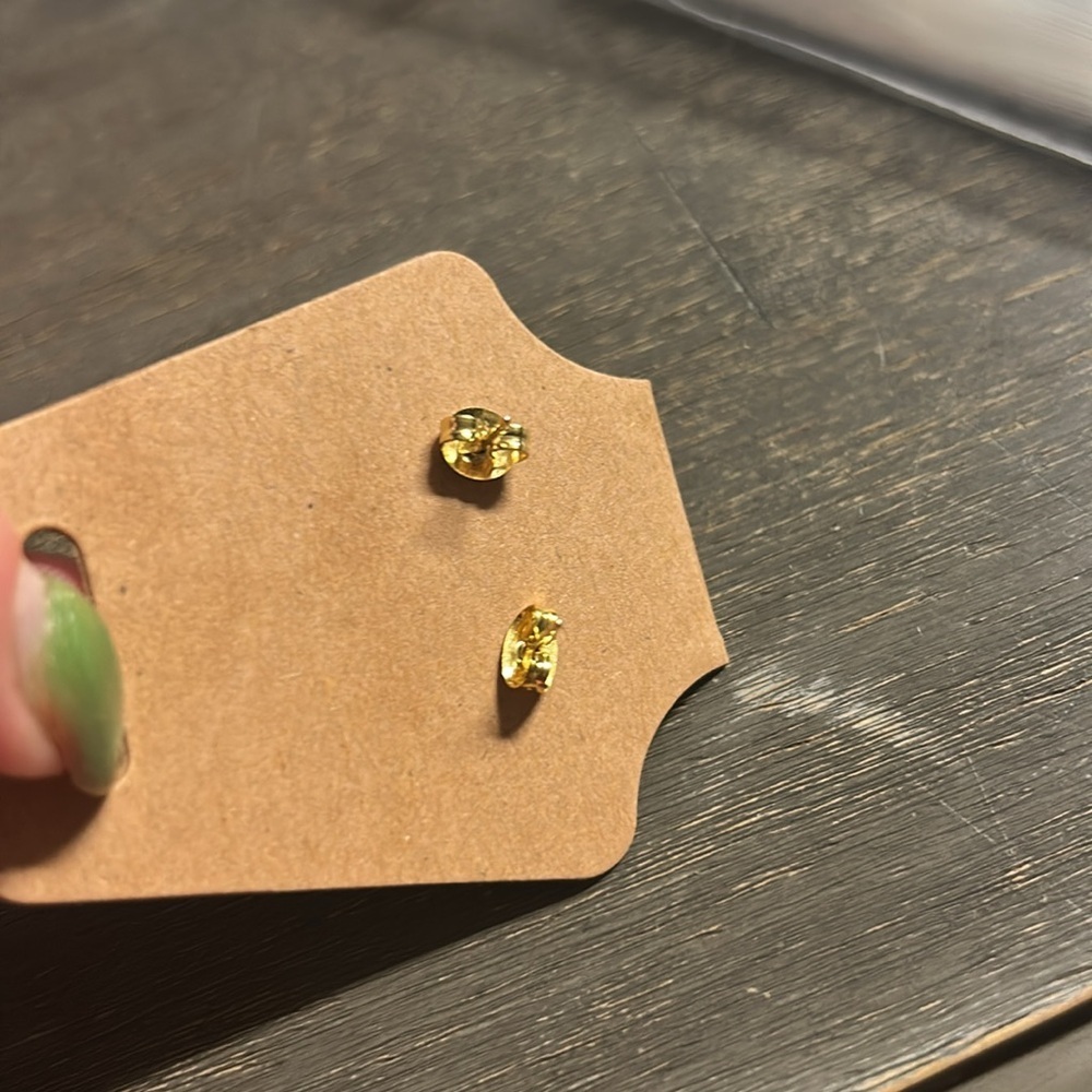 Gold 3d Puff Heart‎ Stud Earrings - Picture 2 of 2